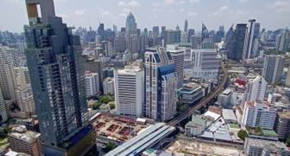 Condo en venta de 3 habitaciones en Khlong Toei, Bangkok