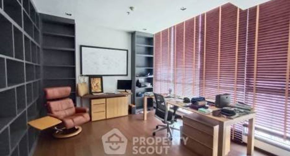 Condo en venta de 3 habitaciones en Khlong Toei, Bangkok