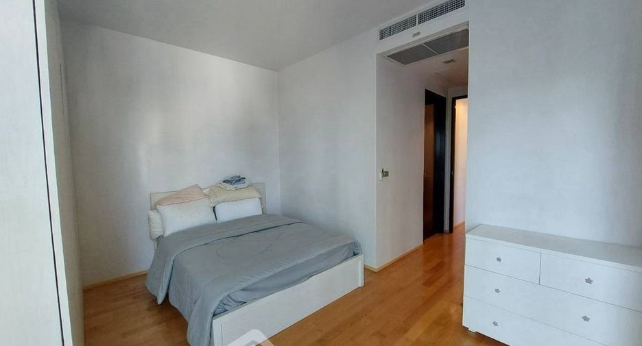 Condo en alquiler de 3 habitaciones en Khlong Toei, Bangkok