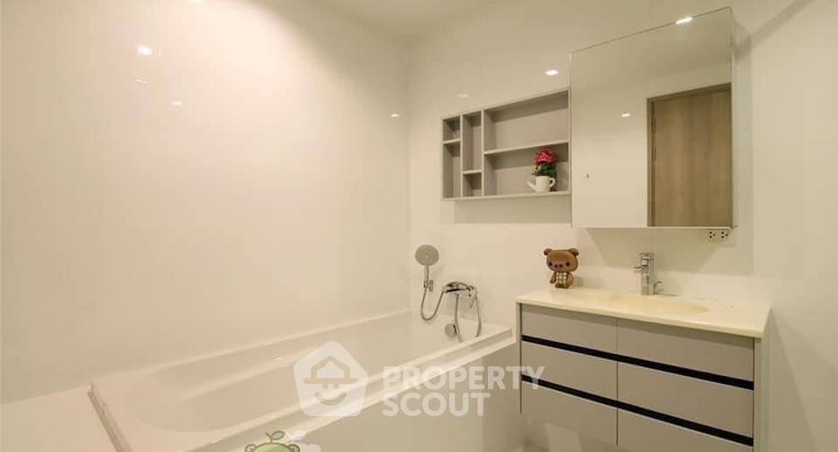 Condo en alquiler y en venta de 1 habitaciones en Watthana, Bangkok