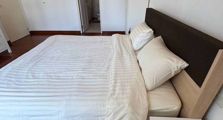 For rent 1 bed condo in Watthana, Bangkok