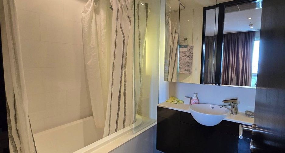 Condo en alquiler de 2 habitaciones en Yan Nawa, Bangkok