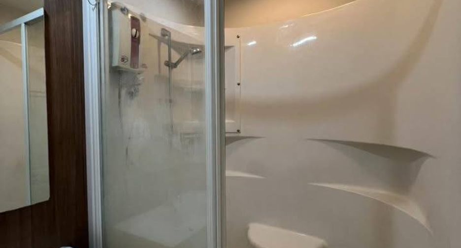 Продажа 1 кровать кондо в Сатхон, Бангкок