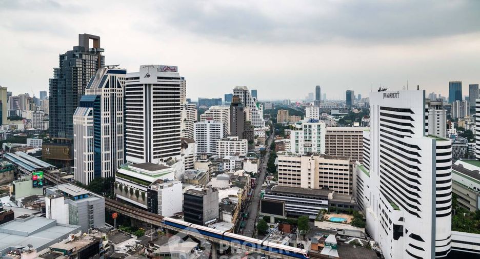 For sale 2 ベッドルーム condo in Khlong Toei, Bangkok