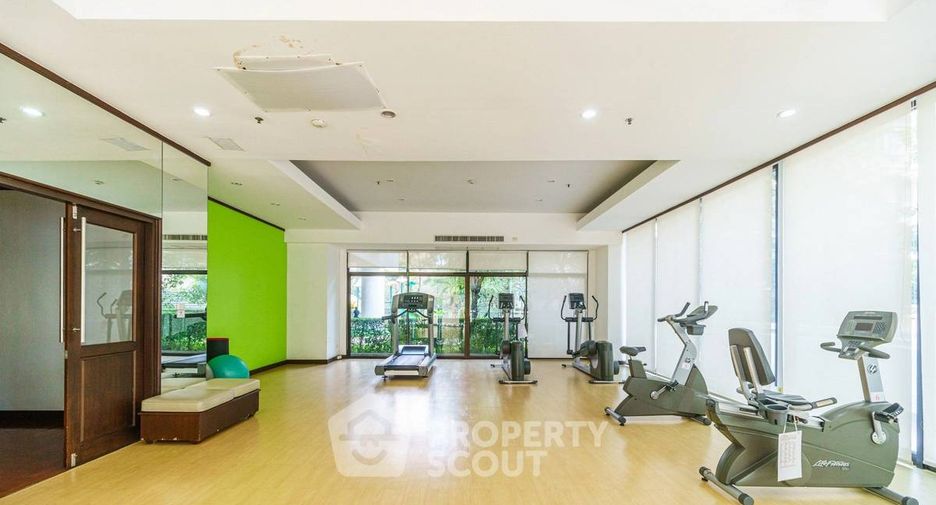 For rent 2 bedrooms condo in Khlong Toei, Bangkok