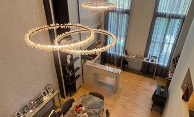 Casa adosada en alquiler y en venta de 3 habitaciones en Watthana, Bangkok