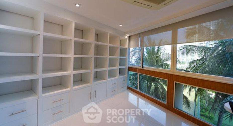 For rent 3 ベッドルーム condo in Khlong Toei, Bangkok