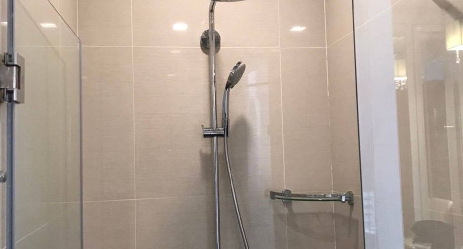 À louer et à vendre 1 chambre condo à Khlong Toei, Bangkok