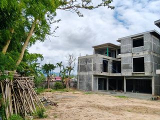 For sale 6 bedrooms villa in San Sai, Chiang Mai