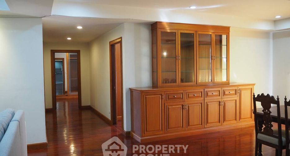 For rent 3 bedrooms apartment in Pathum Wan, Bangkok