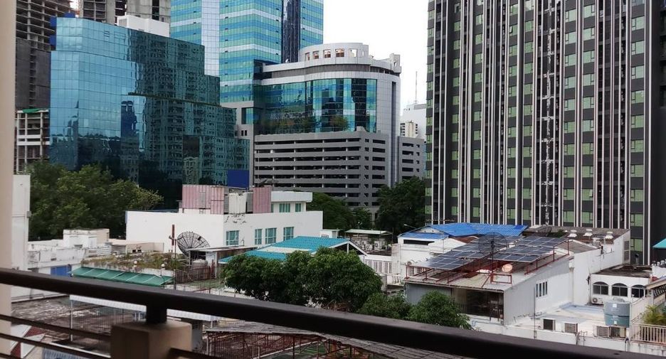 For rent 3 bedrooms apartment in Pathum Wan, Bangkok