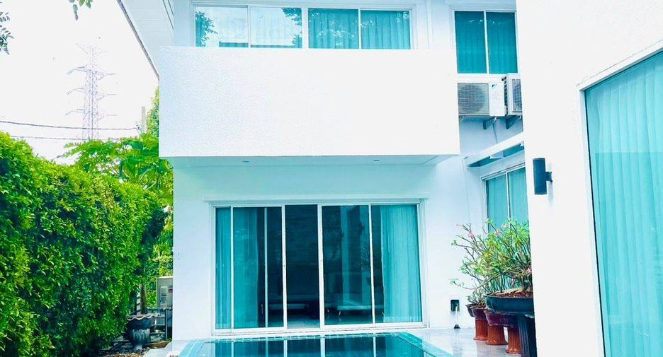 For sale 3 bedrooms house in Suan Luang, Bangkok