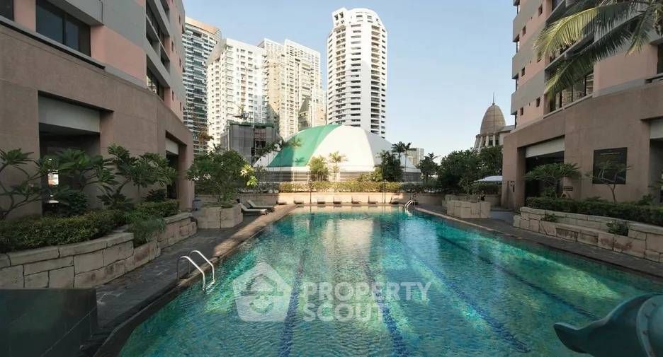 For rent 3 ベッドルーム condo in Khlong Toei, Bangkok