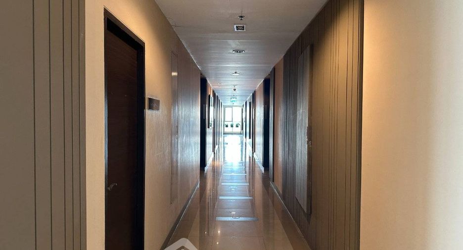 For sale 1 bed condo in Huai Khwang, Bangkok