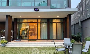 Casa en alquiler de 4 habitaciones en Bang Kapi, Bangkok
