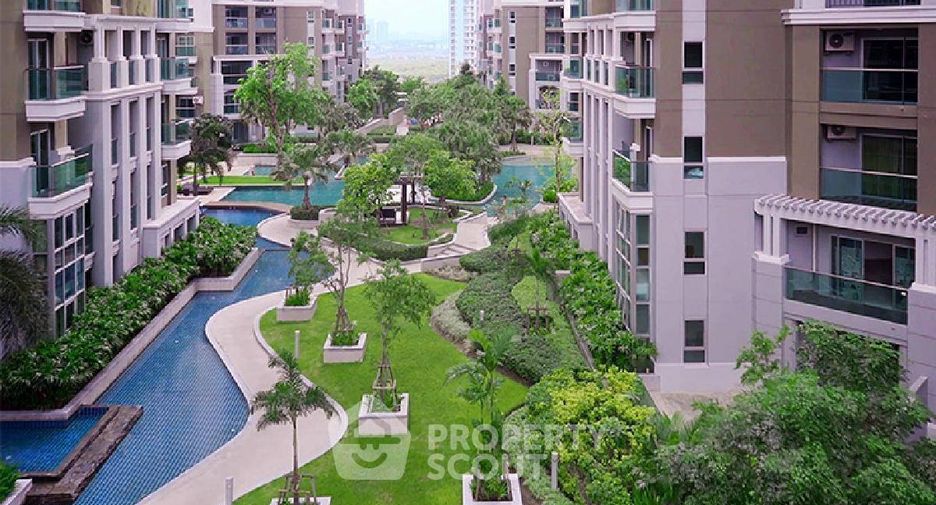 For rent 2 bedrooms condo in Huai Khwang, Bangkok