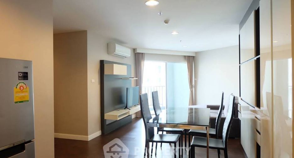 For rent 2 bedrooms condo in Huai Khwang, Bangkok