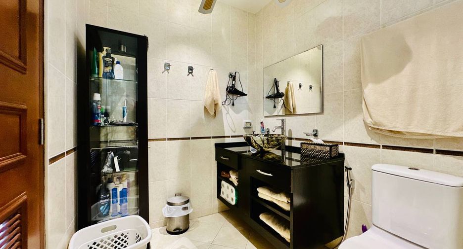 À vendre 3 chambres condo à Pratumnak, Pattaya