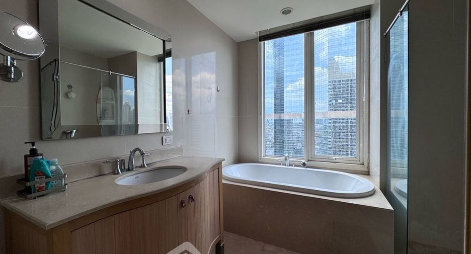 À louer 2 chambres condo à Sathon, Bangkok