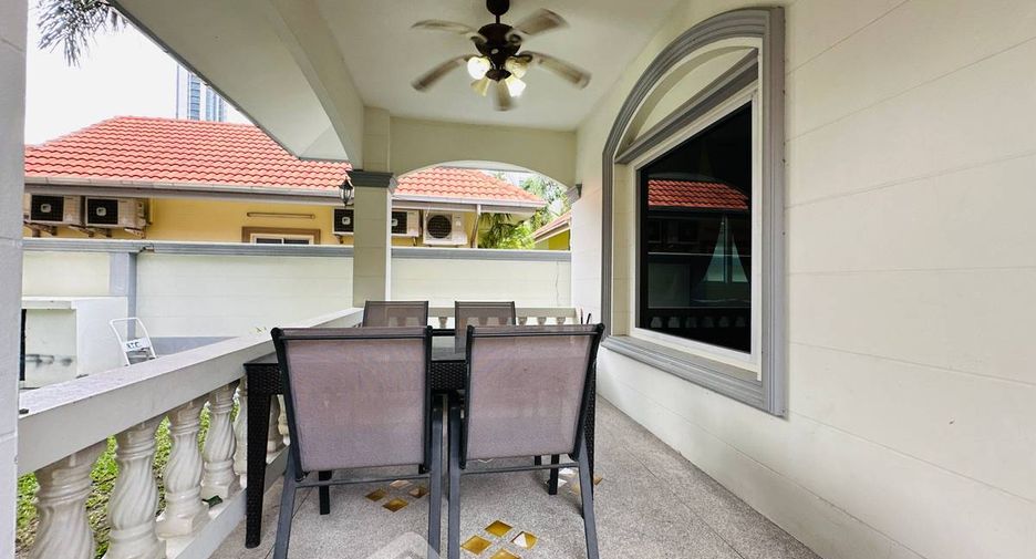 For sale 3 bedrooms house in Pratumnak, Pattaya