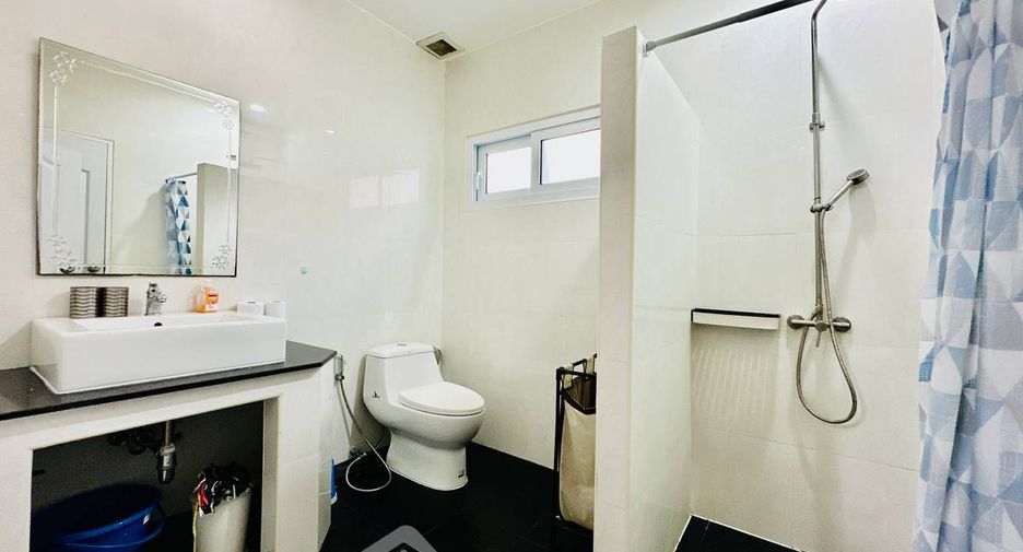 For sale 3 bedrooms house in Pratumnak, Pattaya
