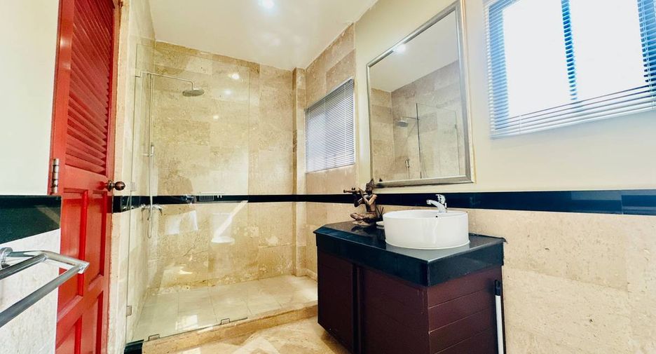 For sale 4 ベッドルーム villa in Jomtien, Pattaya