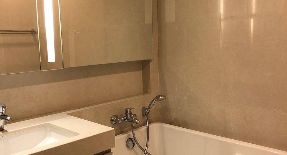 For rent 3 bedrooms condo in Watthana, Bangkok