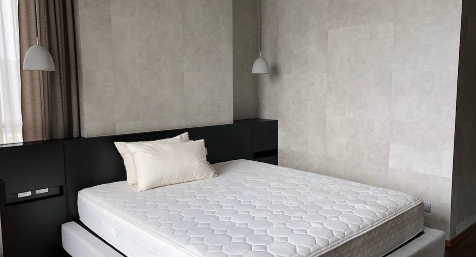 For rent 3 bedrooms condo in Watthana, Bangkok
