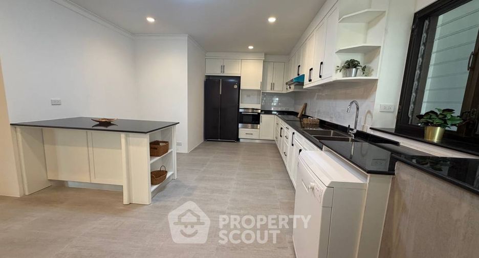 For rent 4 ベッドルーム apartment in Khlong Toei, Bangkok