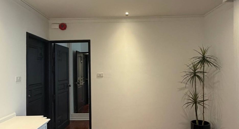 For rent 4 ベッドルーム apartment in Khlong Toei, Bangkok