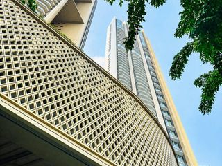 For rent そして for sale 3 ベッドルーム condo in Khlong San, Bangkok