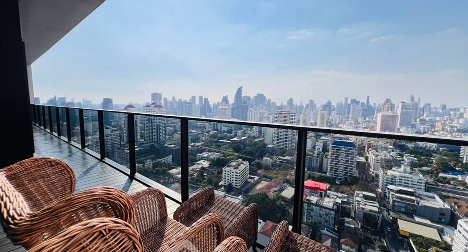 Condo en alquiler y en venta de 3 habitaciones en Watthana, Bangkok