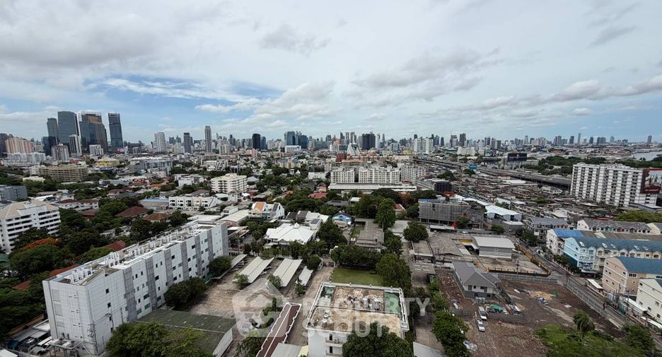 Condo en alquiler de 2 habitaciones en Yan Nawa, Bangkok