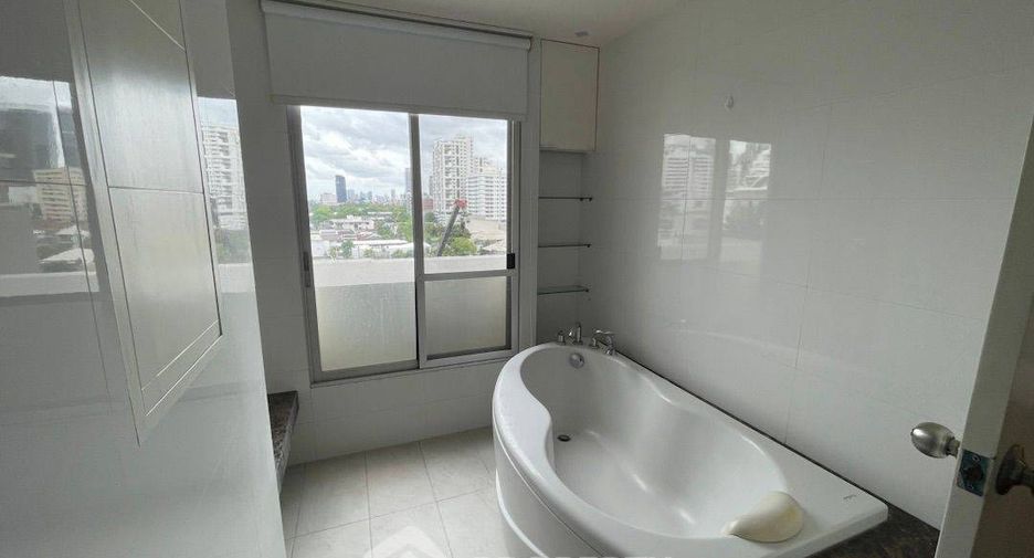 Condo en alquiler de 2 habitaciones en Khlong Toei, Bangkok