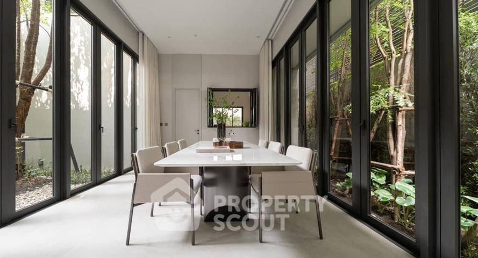 For sale 5 bedrooms house in Suan Luang, Bangkok