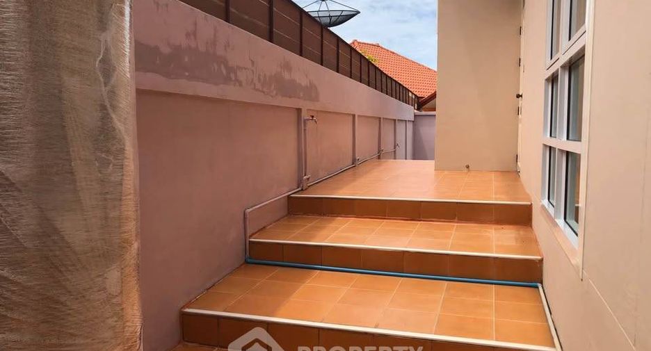 For rent 3 bedrooms house in Huay Yai, Pattaya