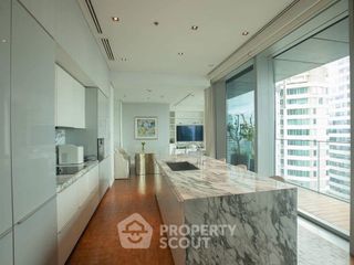 À vendre 3 chambres condo à Sathon, Bangkok