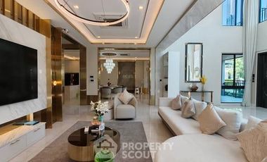 Casa en venta de 5 habitaciones en Saphan Sung, Bangkok