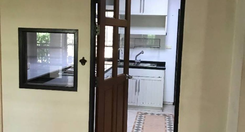 Casa en alquiler de 3 habitaciones en Bang Khae, Bangkok