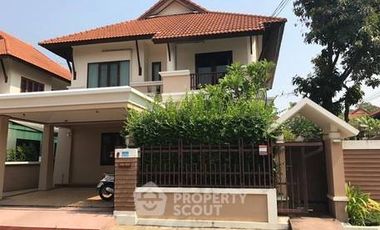Casa en alquiler de 3 habitaciones en Bang Khae, Bangkok