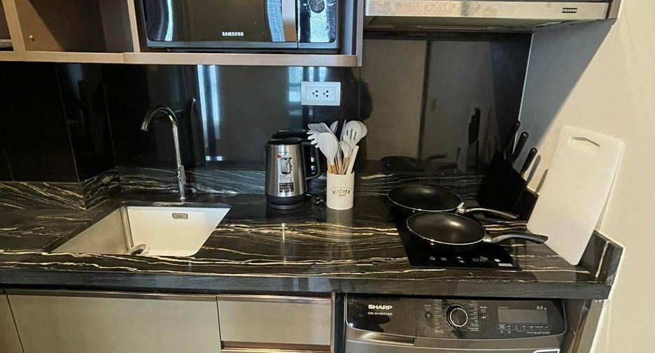 For rent 1 bed condo in Khlong Toei, Bangkok