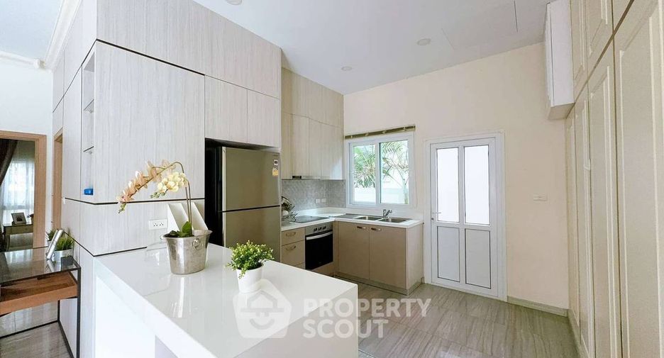 For rent 3 bedrooms house in Huay Yai, Pattaya