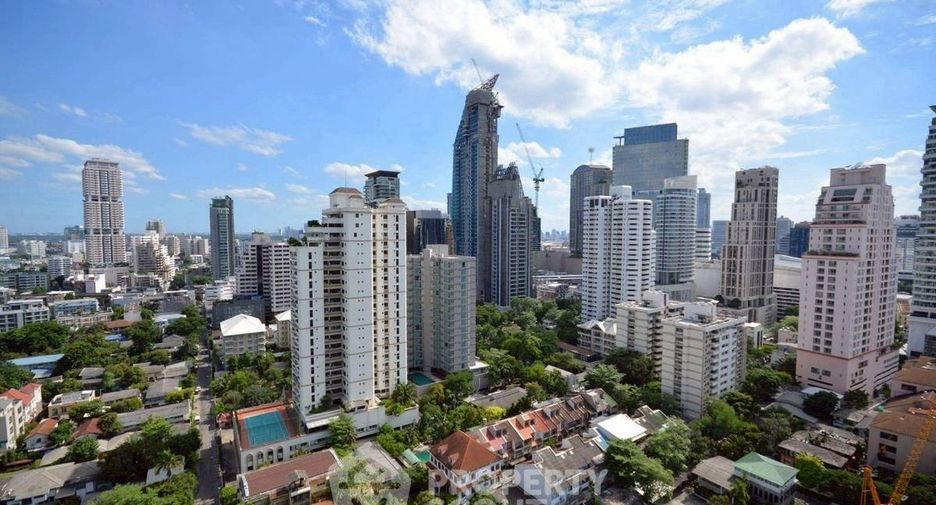 For rent 2 bedrooms condo in Watthana, Bangkok