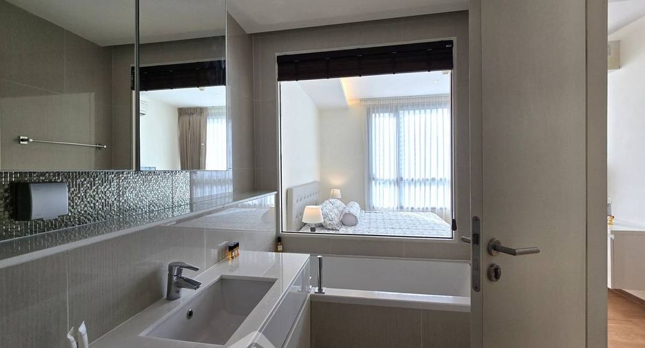 For rent 2 bedrooms condo in Watthana, Bangkok