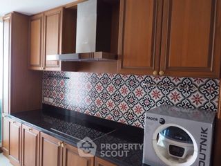 For rent 3 bedrooms condo in Yan Nawa, Bangkok