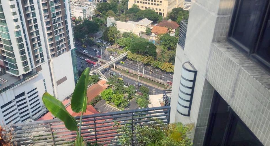 À louer 3 chambres condo à Sathon, Bangkok