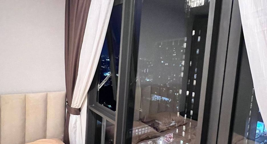 Condo en alquiler de 2 habitaciones en Phra Khanong, Bangkok