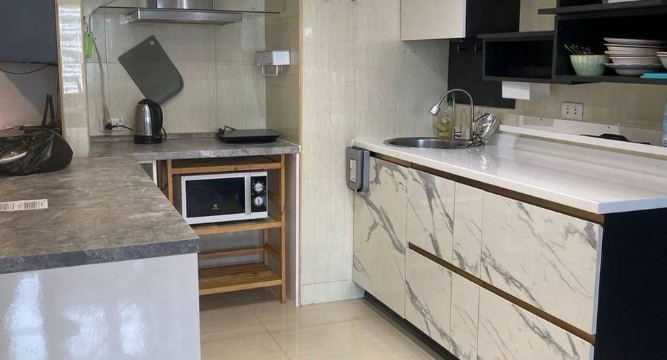 For rent 1 bed condo in Khlong Toei, Bangkok