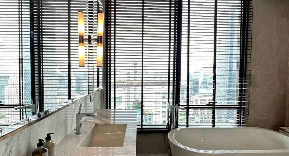 For rent 3 ベッドルーム condo in Pathum Wan, Bangkok