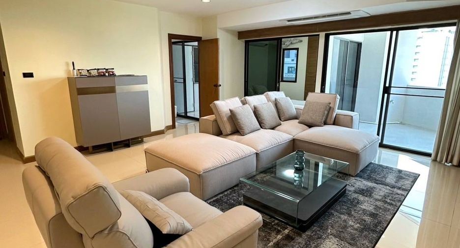 For rent 3 bedrooms condo in Watthana, Bangkok